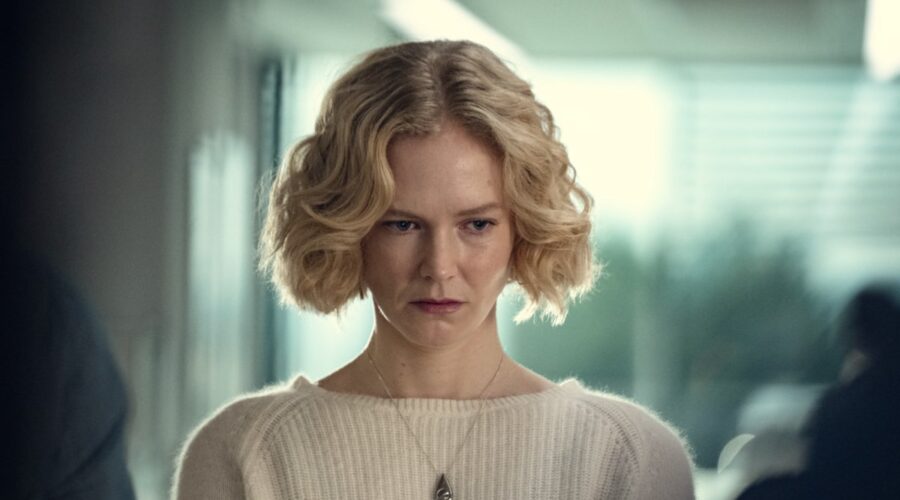 Rosy Mcewen Parisa Tag/Netflix Black Mirror - Immagine Dal Set