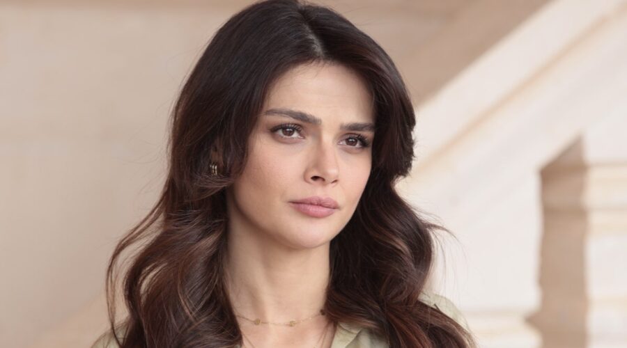 Far Away I Canale 5 Sinem üNsal (Alya Albora)