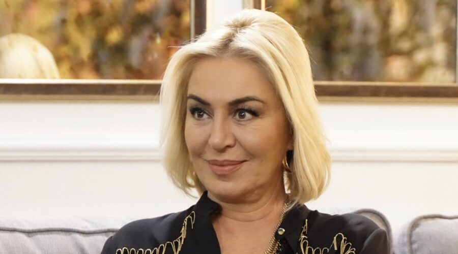 Forbidden Fruit Iv Canale 5 GüLenay Kalkan (Feride)