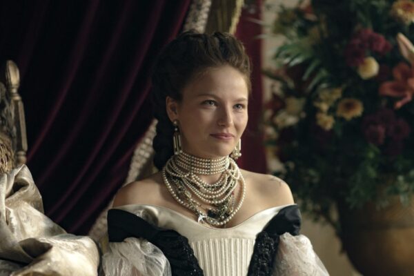 Devrim Lingnau è Elisabetta D’Austria L'Imperatrice Netflix