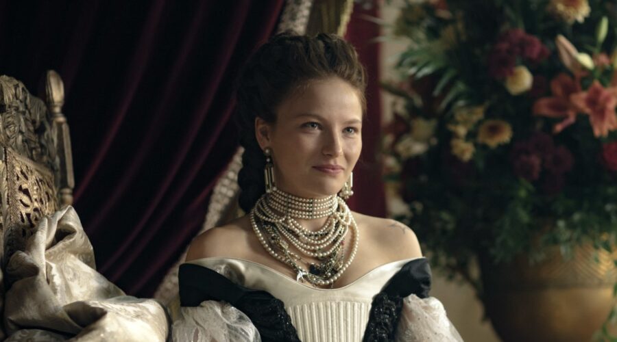 Devrim Lingnau è Elisabetta D’Austria L'Imperatrice Netflix