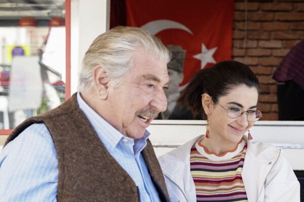 Forbidden Fruit Iv Canale 5 GüNes ÜNlü (GüLnaz); Erdal ÖZyagcilar (Hasan Ali Kuyucu)