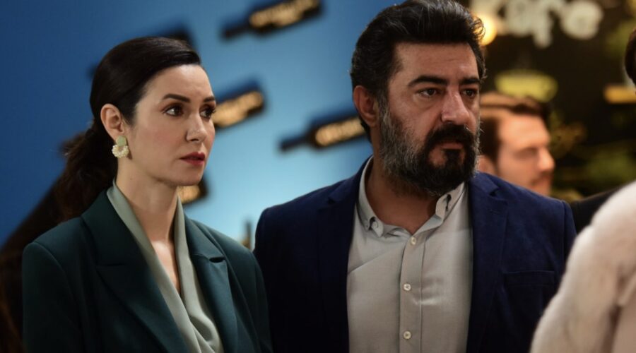 Tutto Per La Mia Famiglia Ii Canale 5 Ahu Yagtu (Suzan Manyasli), Celil NalçAkan (Akif Atakul)
